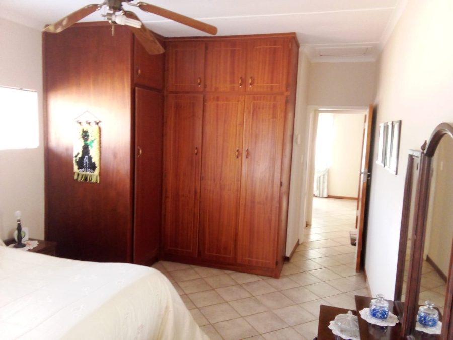 4 Bedroom Property for Sale in Petrusburg Free State